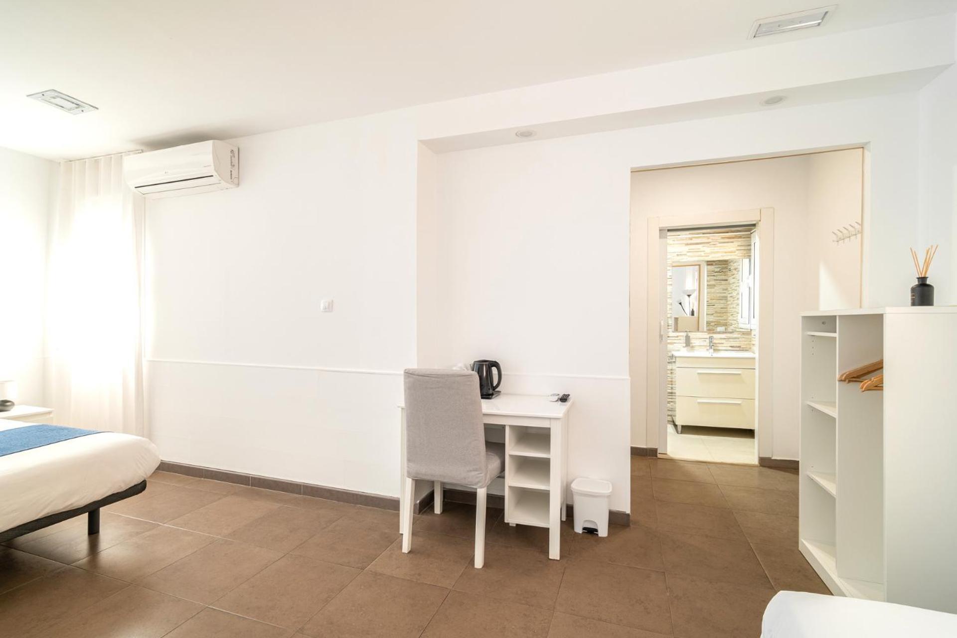 Laramond Barcelona Rooms Rum bild